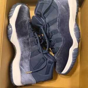 Women’s Air Jordan 11 - navy blue